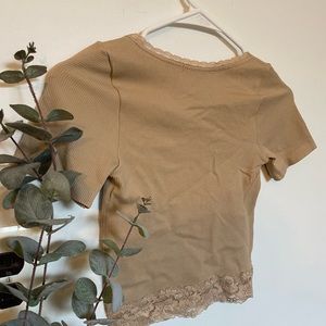 Fitted seamless lace baby t shirt!